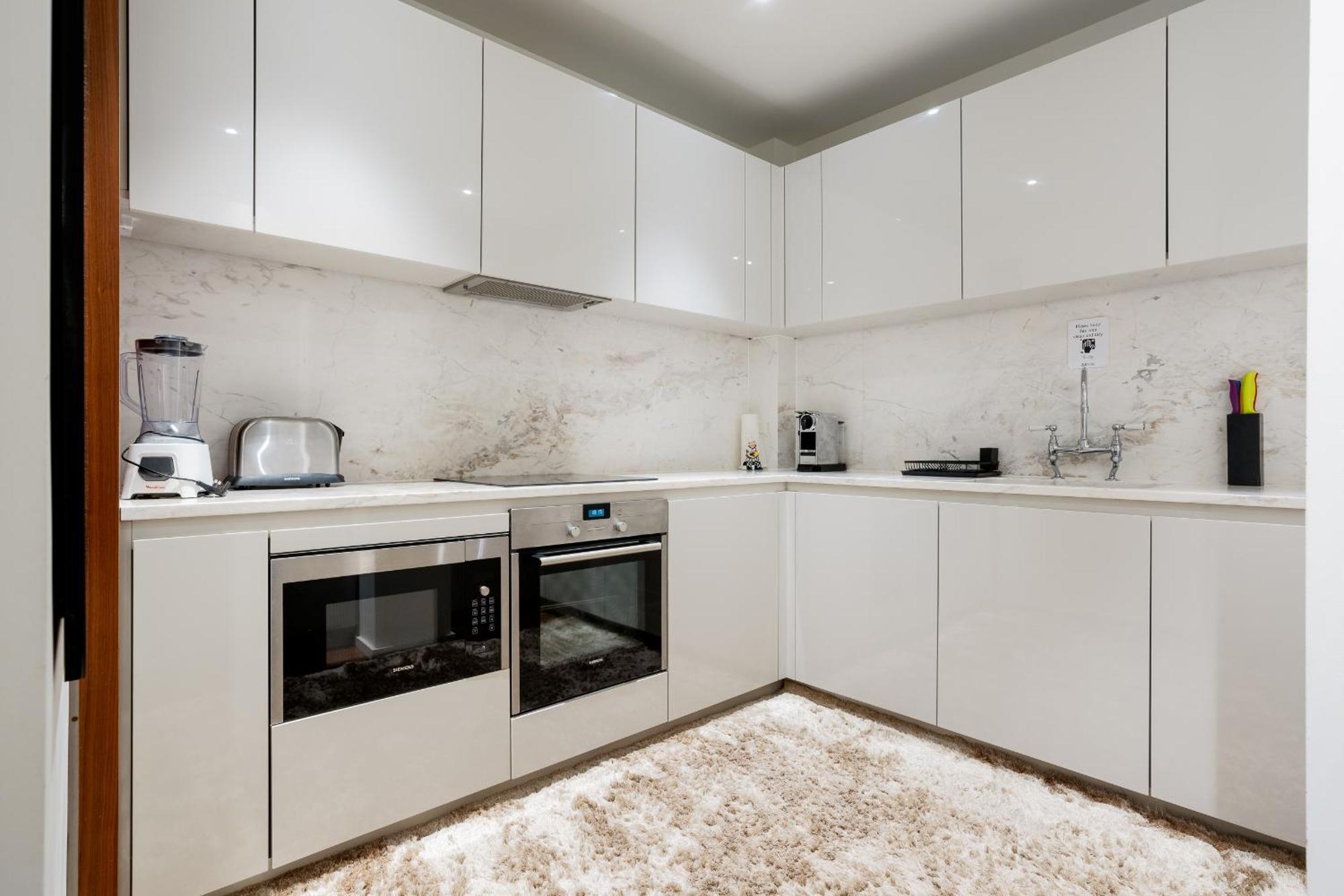 Luxurious 3brs Duplex Apt Near Us Embassy Apartment London