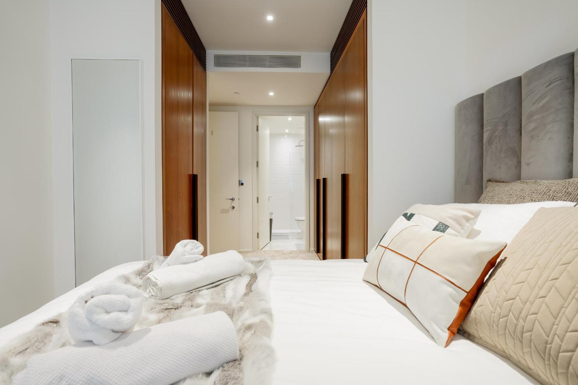 Apartment Luxurious 3brs Duplex Apt Near Us Embassy *